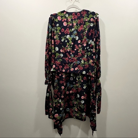 NWT WALTER BAKER Navy Blossom Andrea Dress - Picture 9 of 14